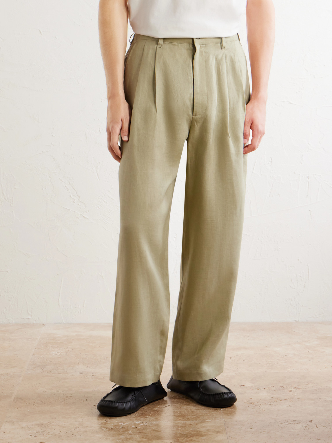 Wide-Leg Pleated Linen Trousers