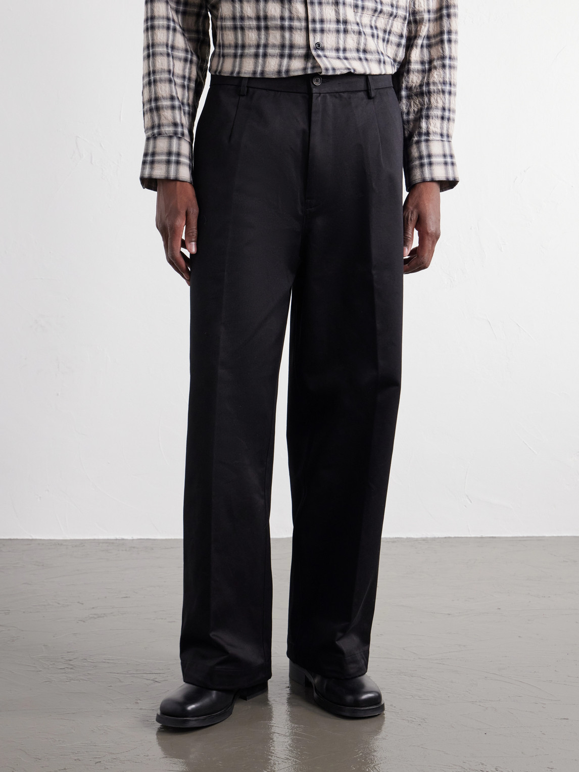 Volume Wide-Leg Pleated Cotton Trousers
