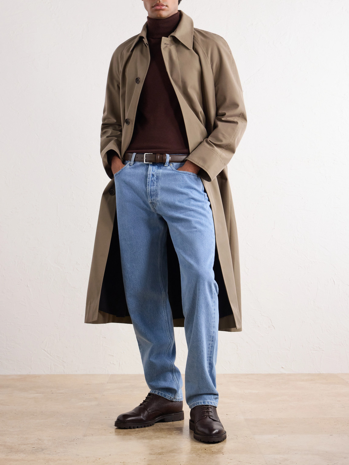 Easy Fit Straight-Leg Jeans