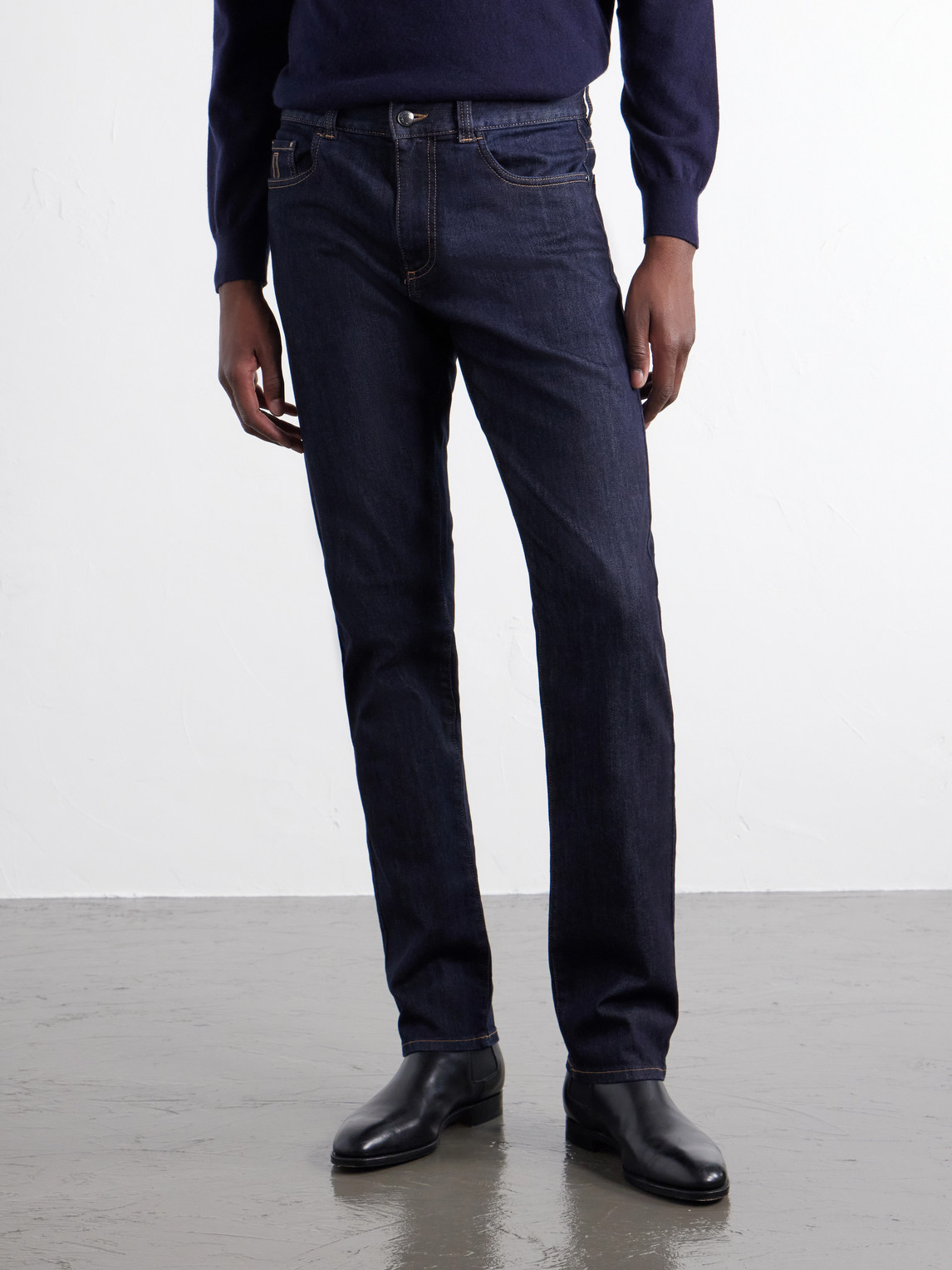 Fit Straight-Leg Jeans Slim