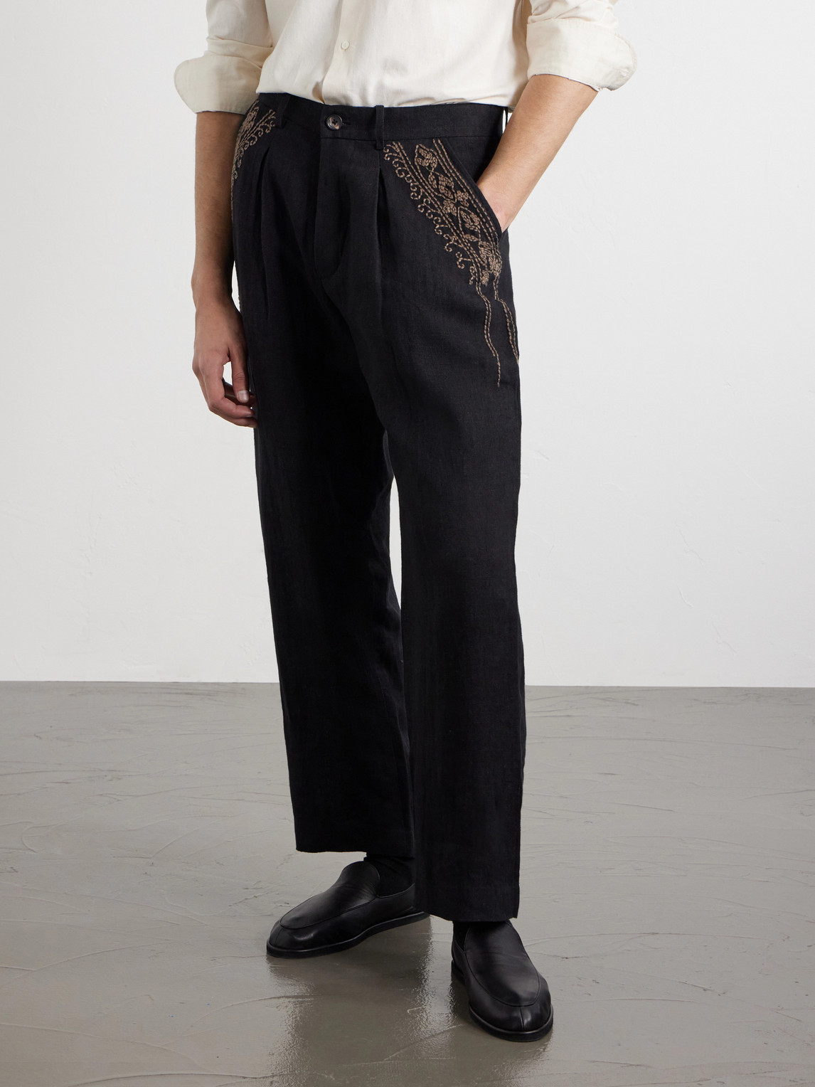 Straight-Leg Zardozi Embroidered Pleated Linen Trousers