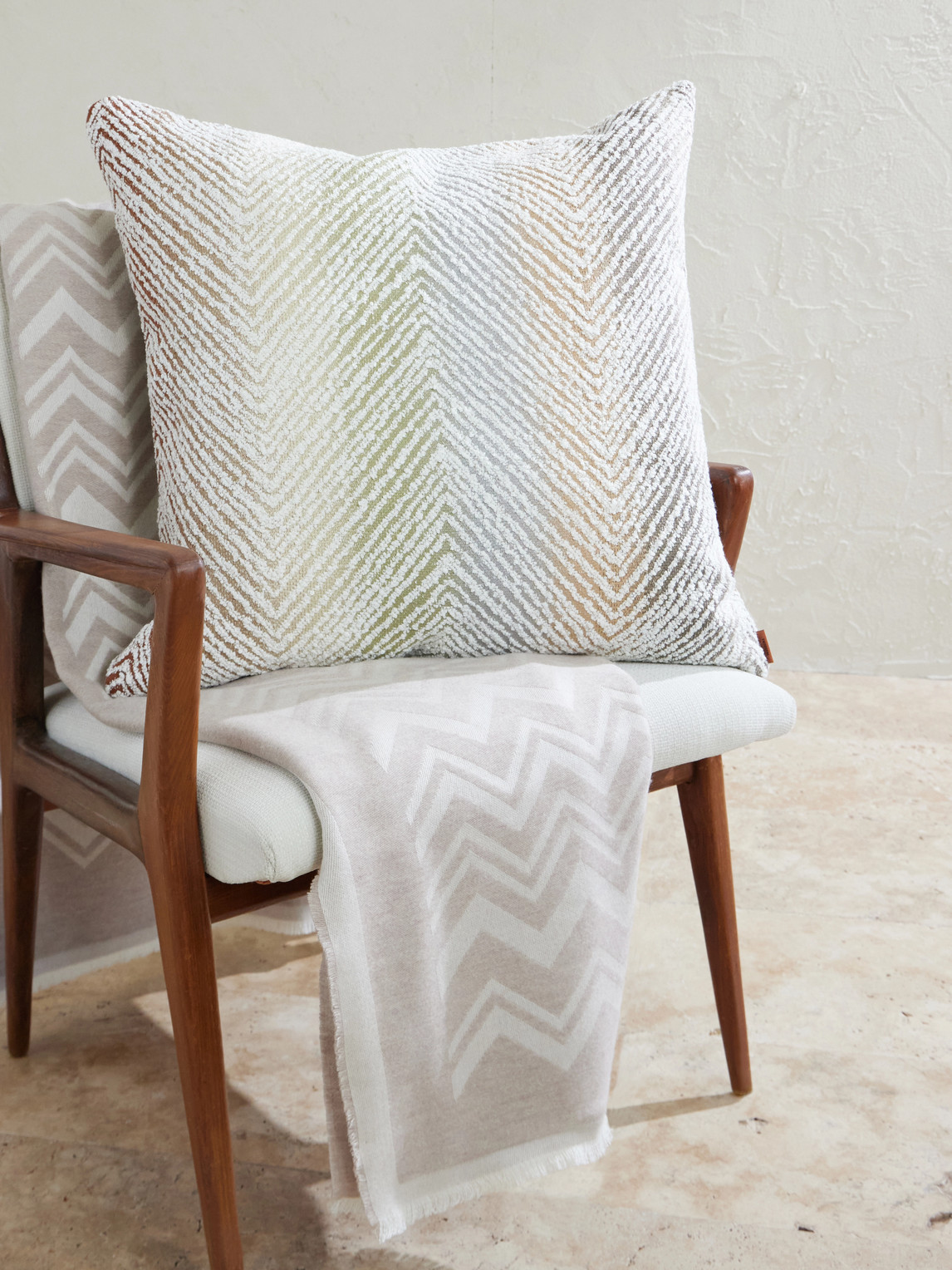 Velvet-Jacquard Cushion — 2