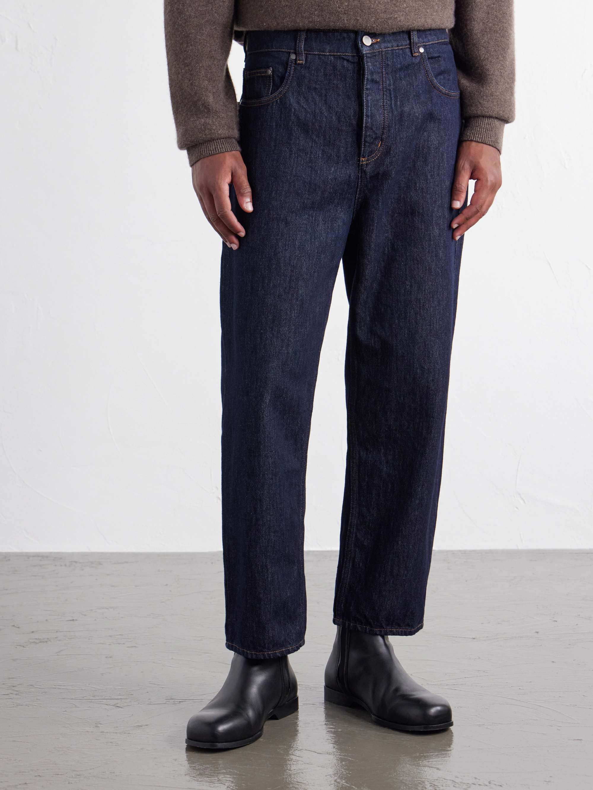 A KIND OF GUISE 