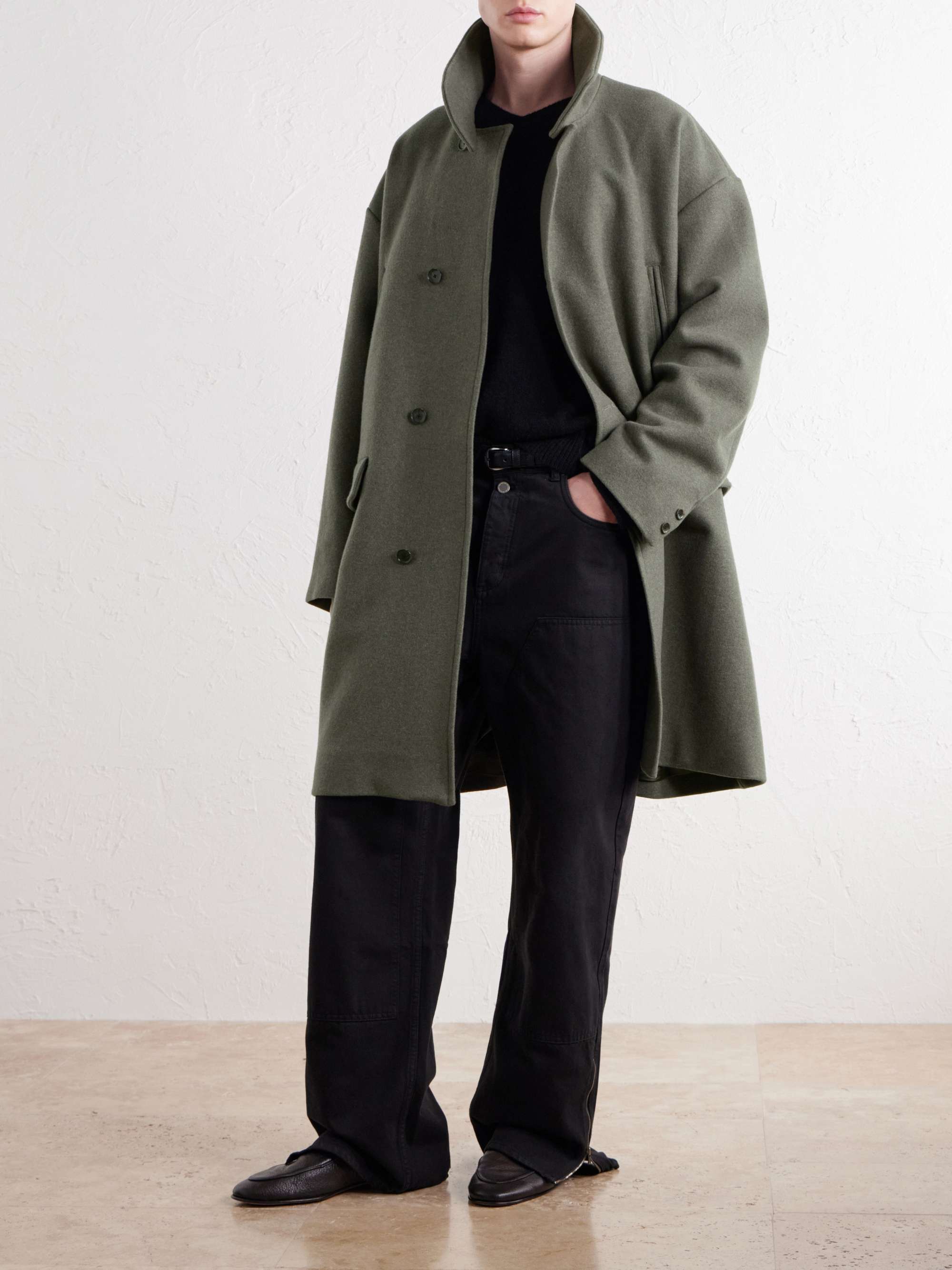 A KIND OF GUISE 