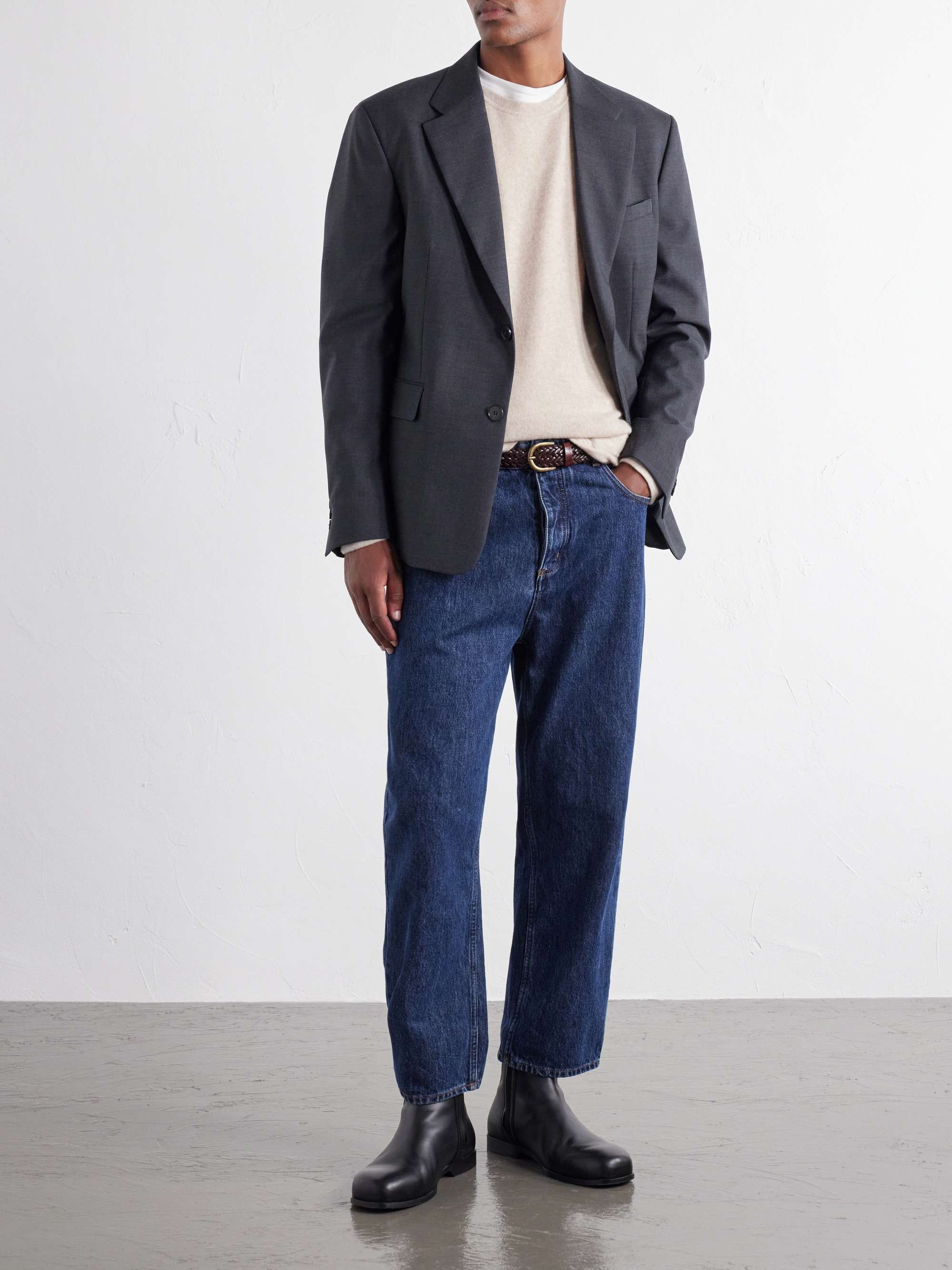 A KIND OF GUISE 