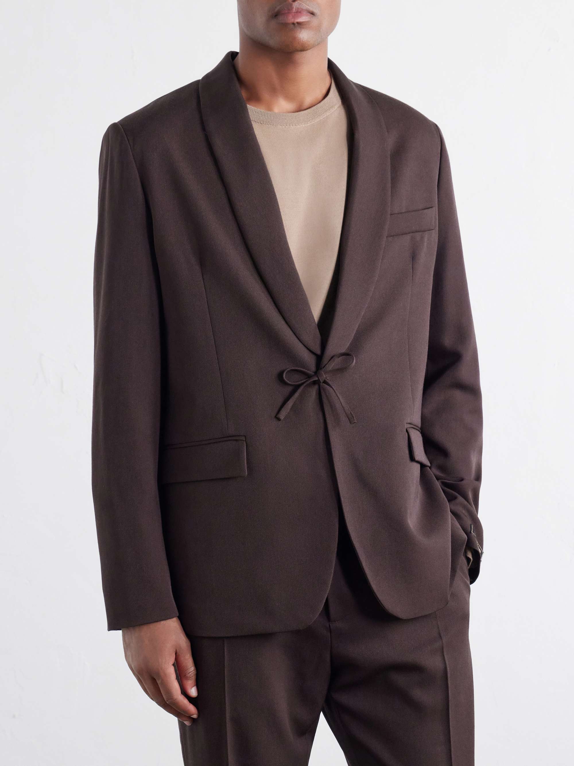 A KIND OF GUISE 
