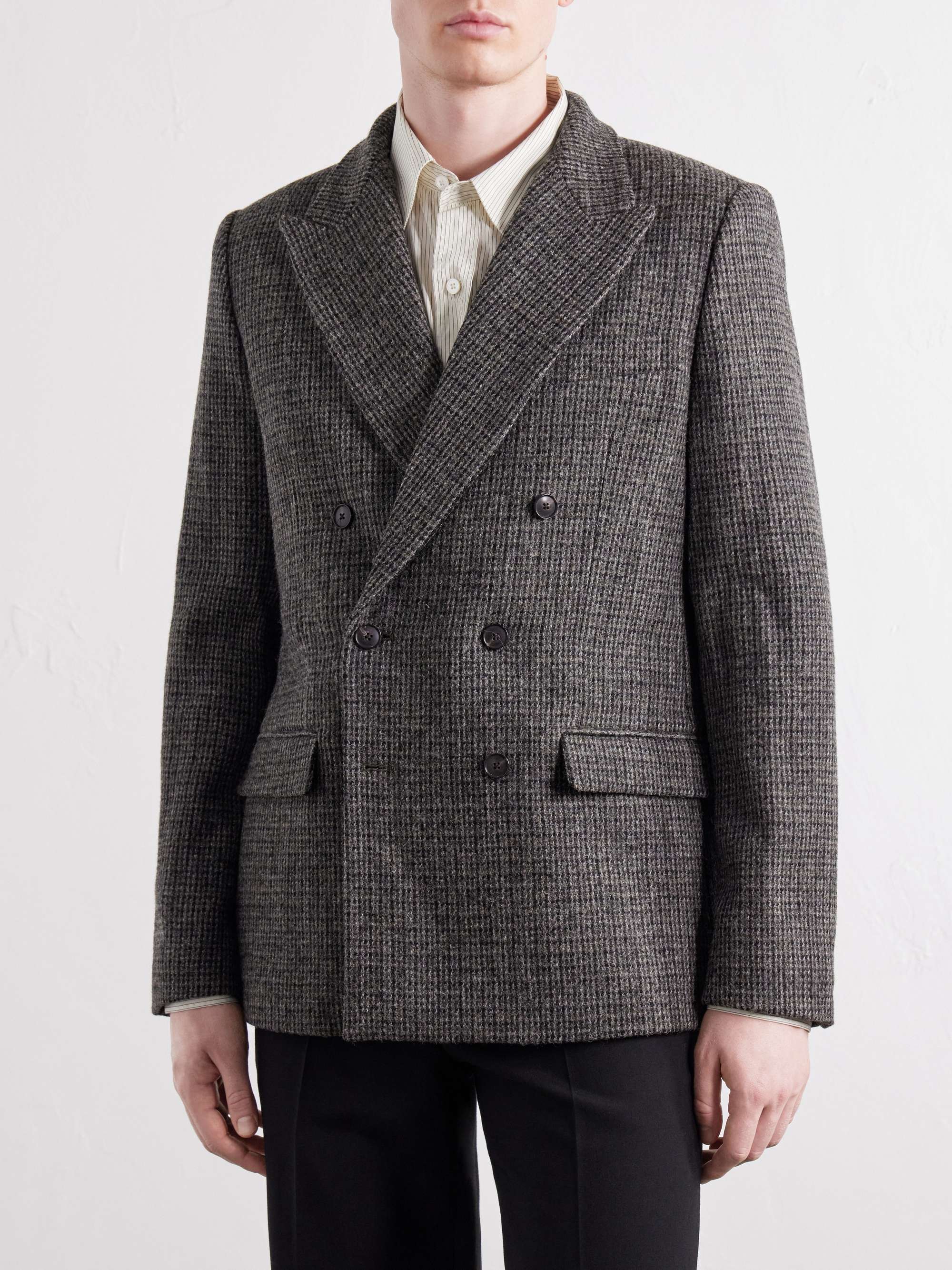 A KIND OF GUISE 