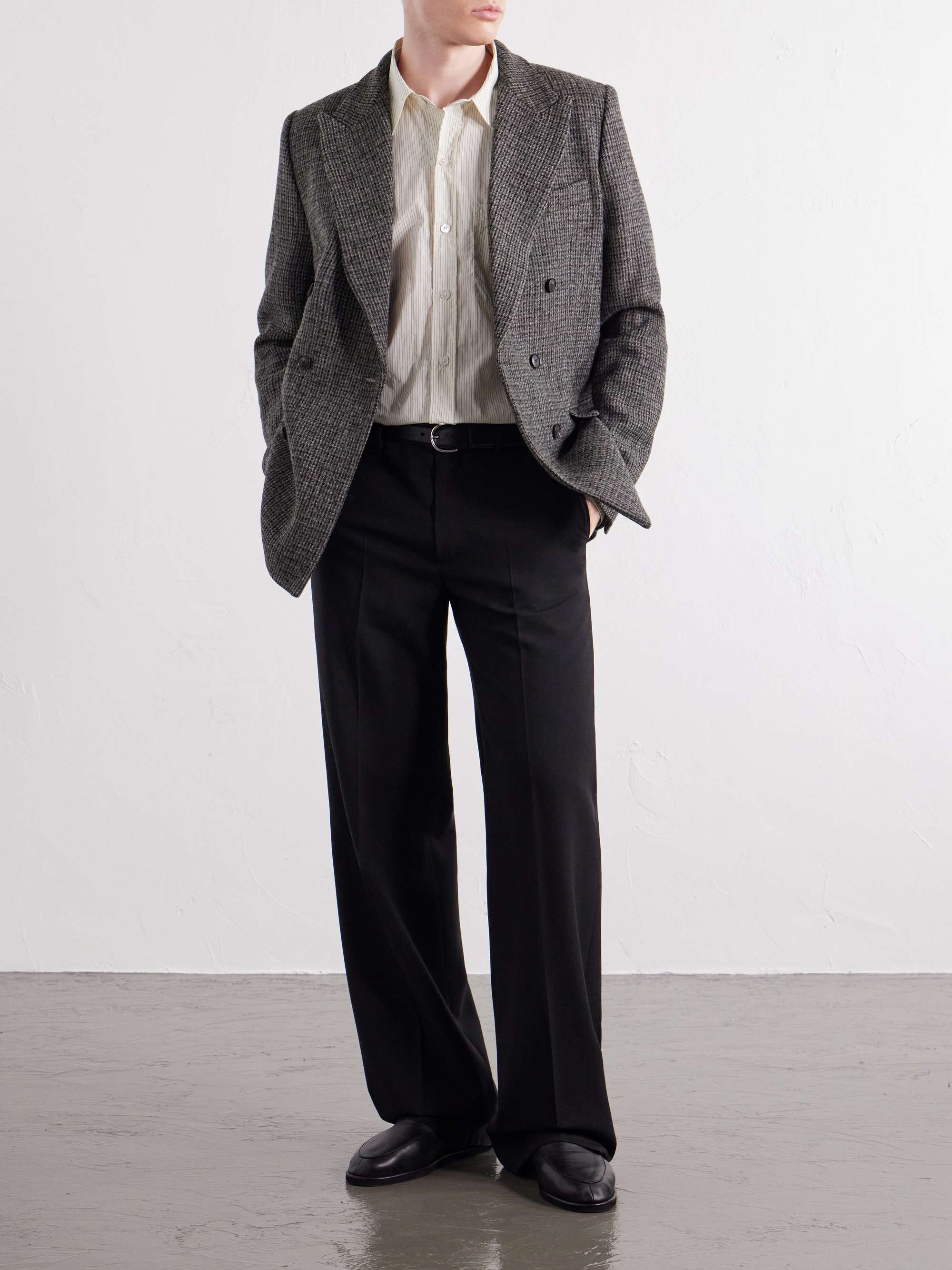 A KIND OF GUISE 