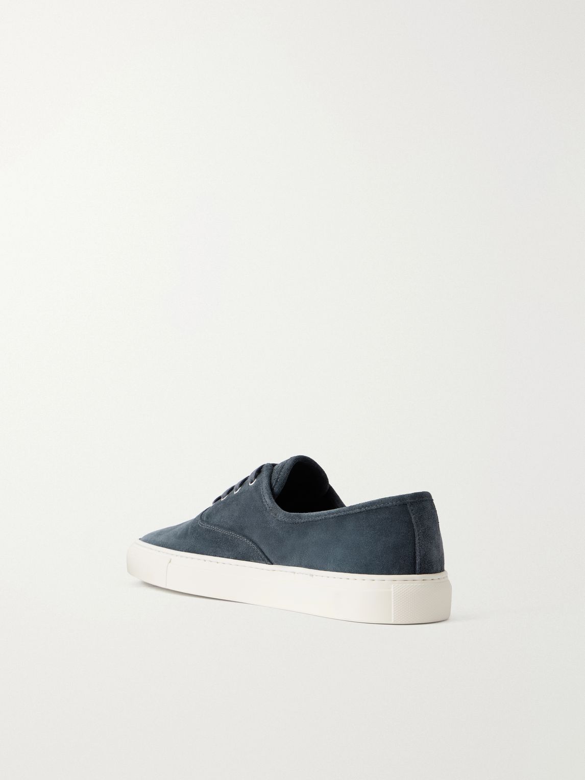 COMMON PROJECTS 덱 스웨이드 스니커즈