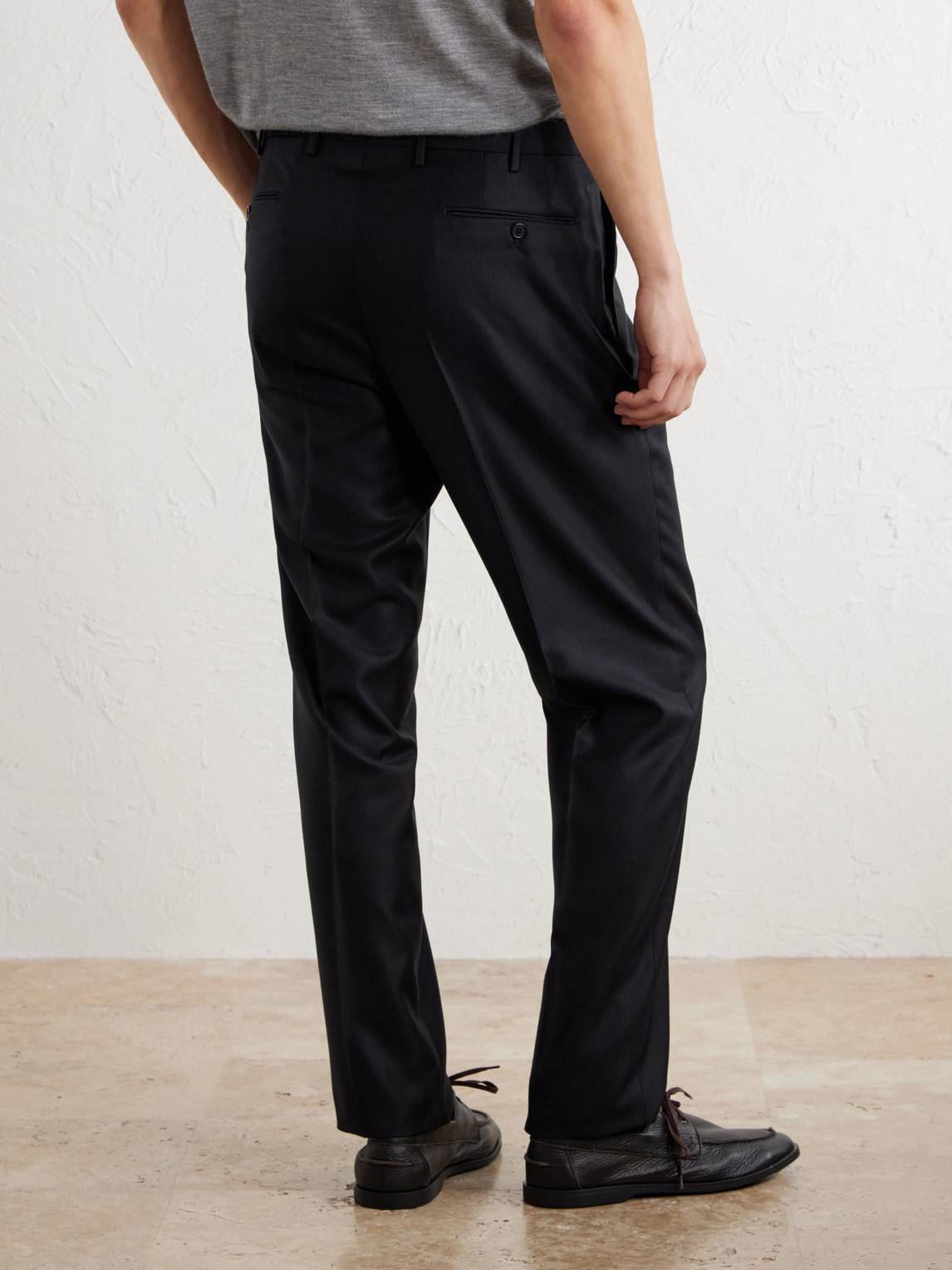 Incotex Tapered Pintucked Wool And Silk-Blend Twill Trousers