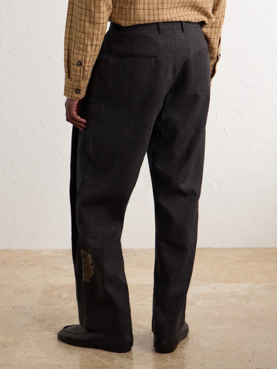 Straight-Leg Embroidered Pleated Handwoven Linen And Wool-Blend Suit Trousers