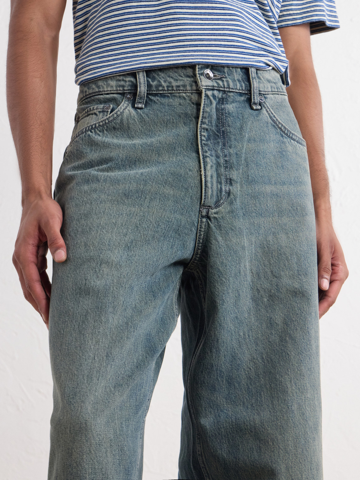 Wide-Leg Jeans