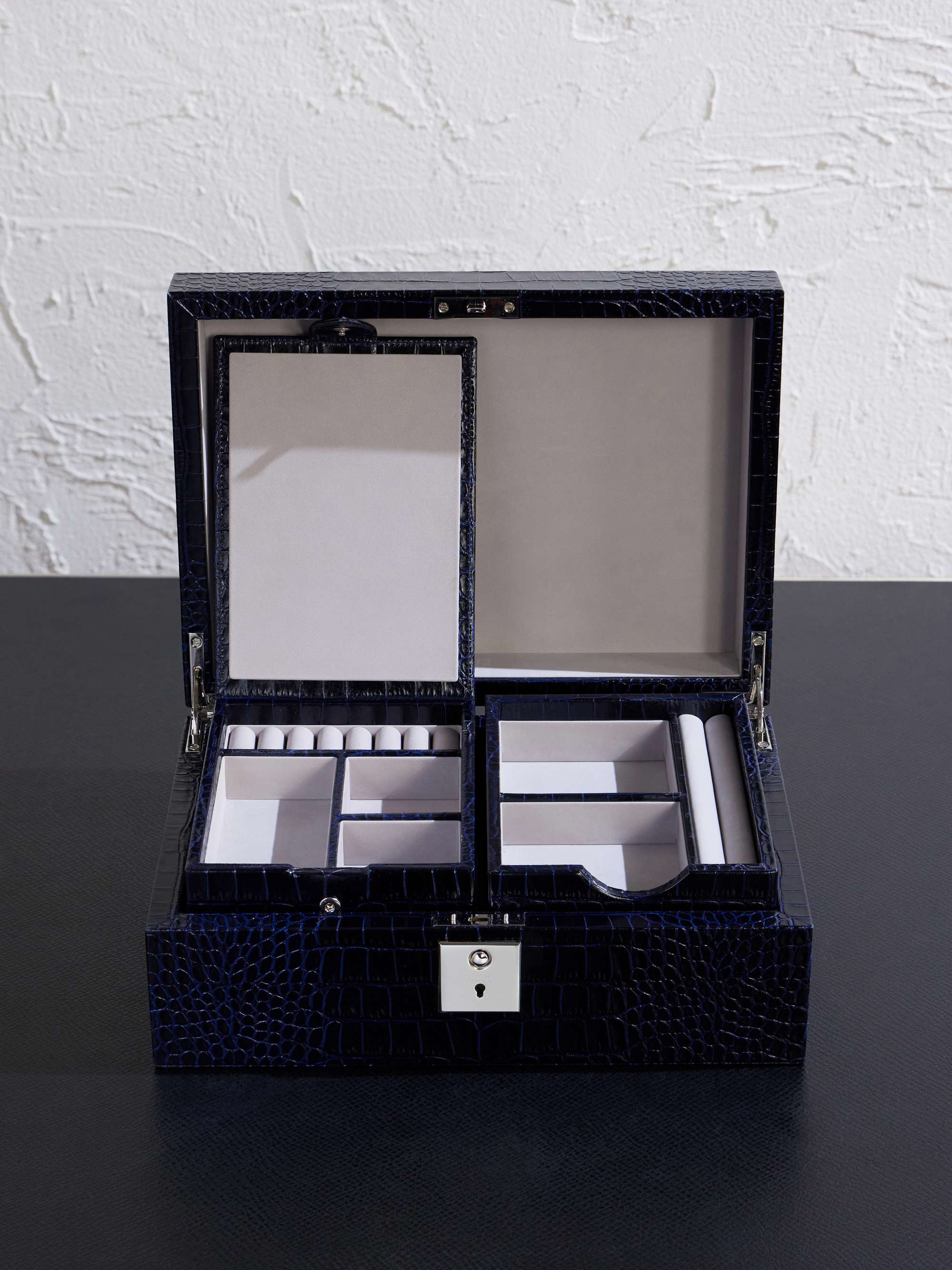 SMYTHSON 