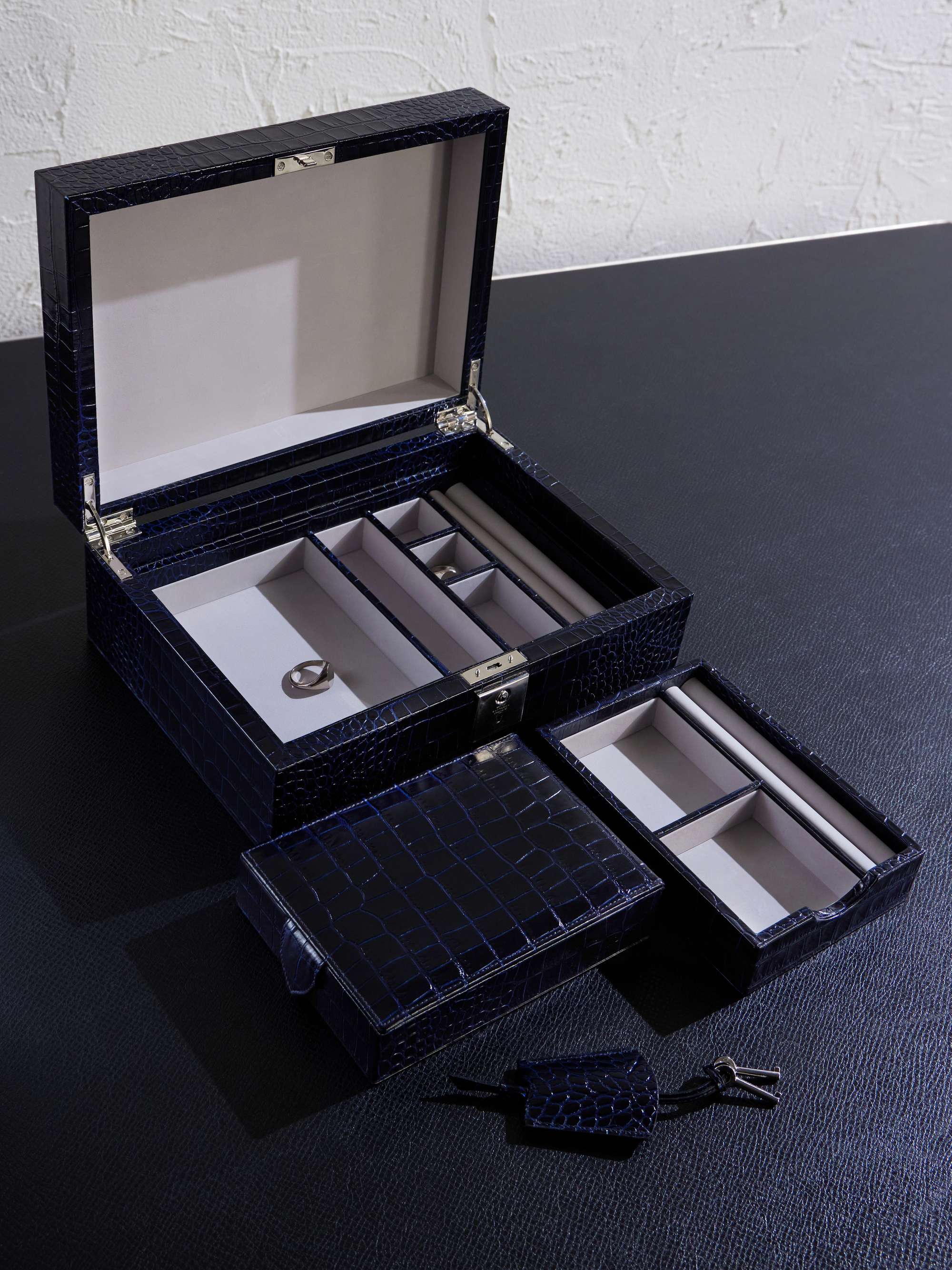 SMYTHSON 