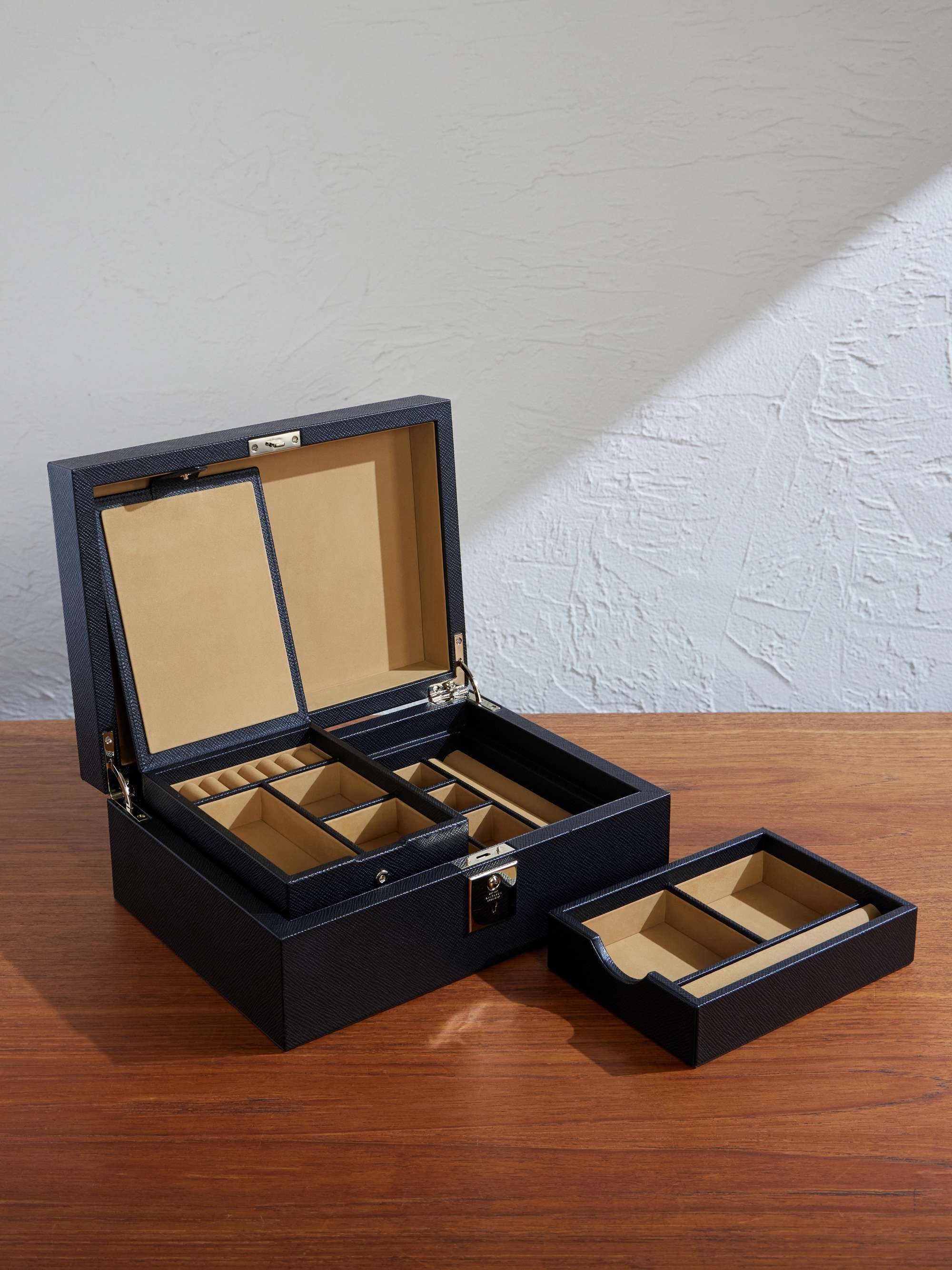 SMYTHSON 