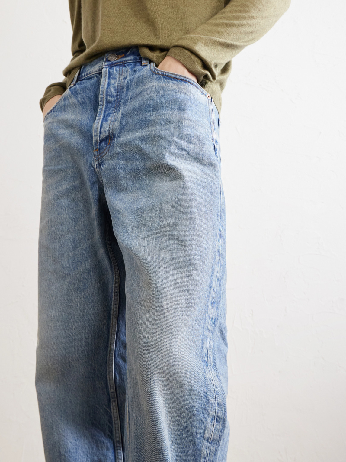 Wide-Leg Jeans