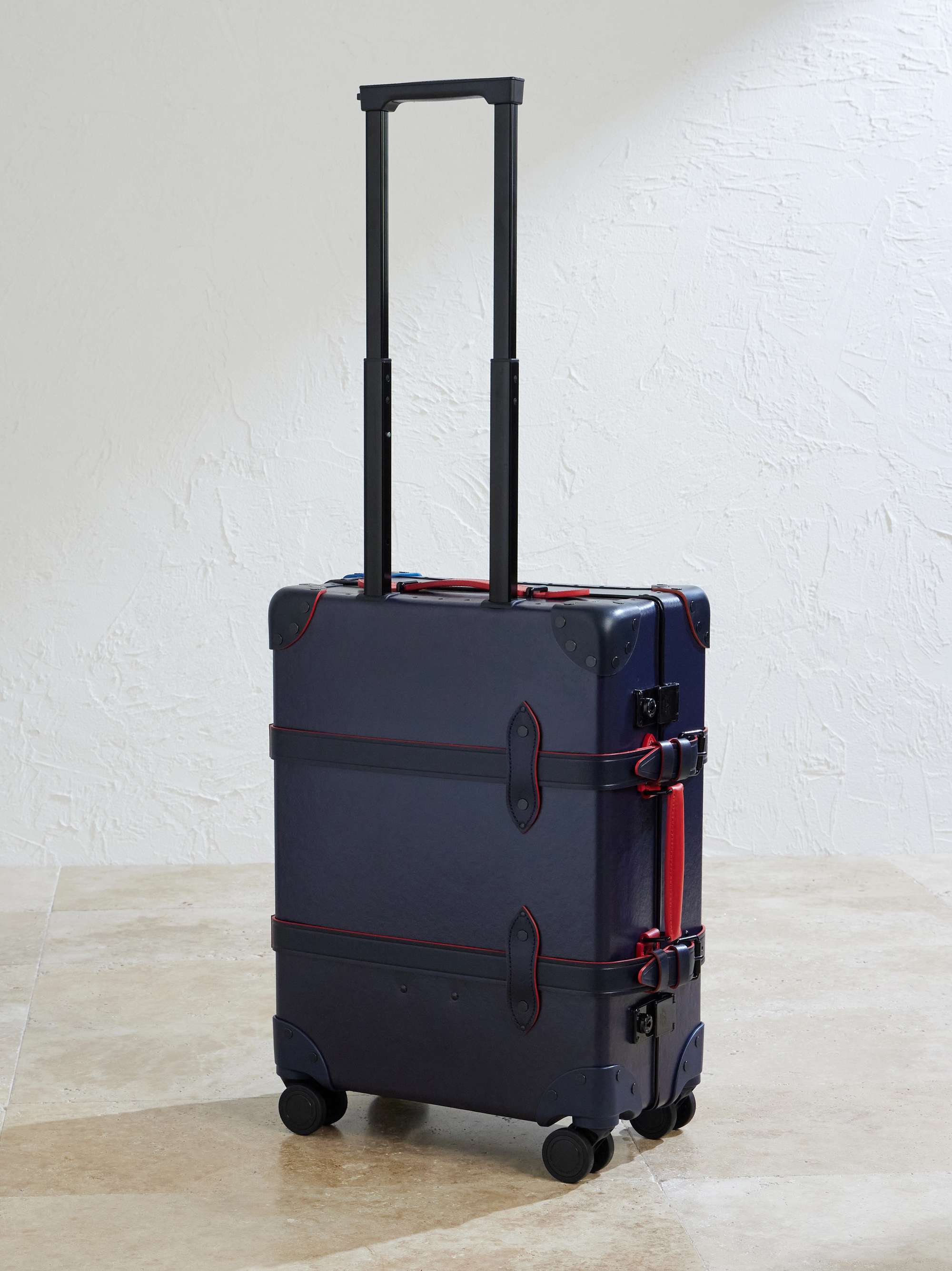 GLOBE-TROTTER 