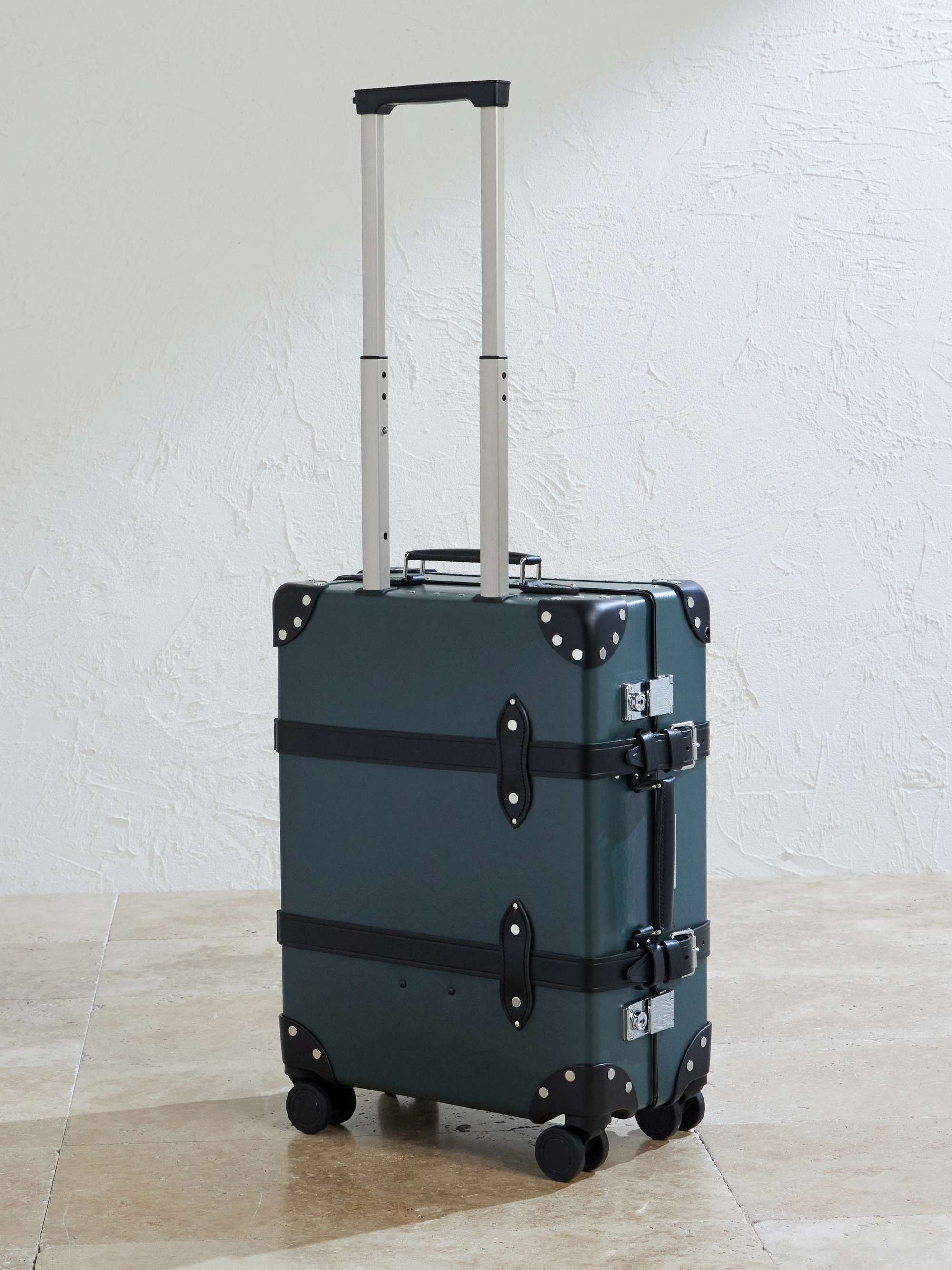 GLOBE-TROTTER 