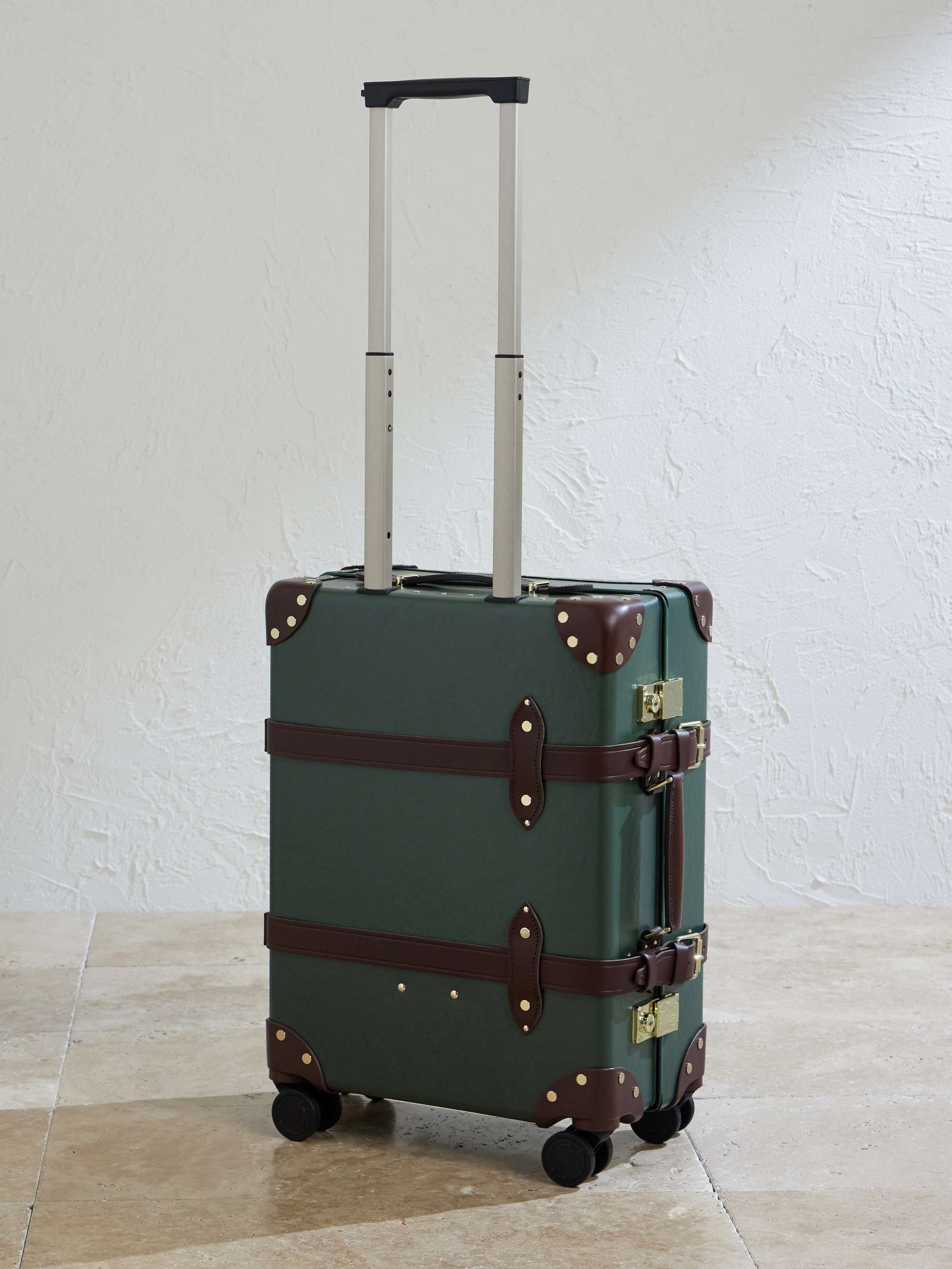 GLOBE-TROTTER 