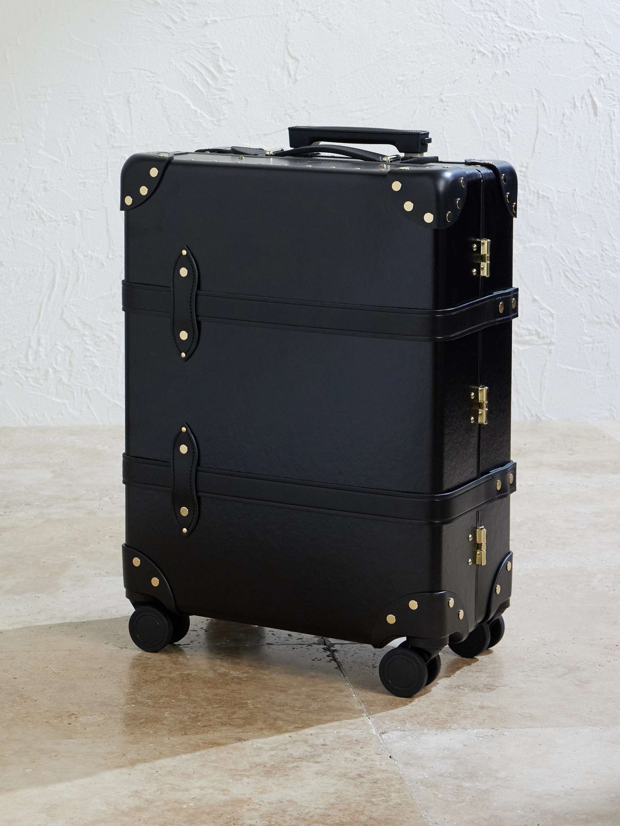 GLOBE-TROTTER 