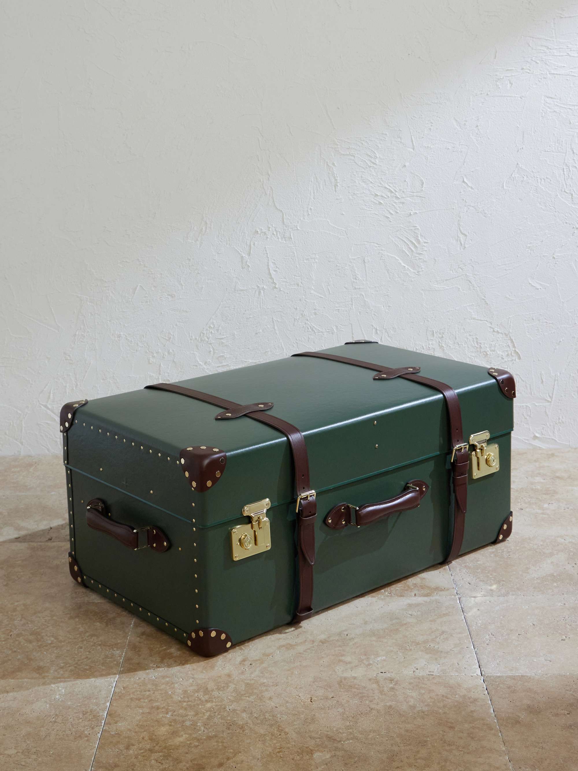GLOBE-TROTTER 