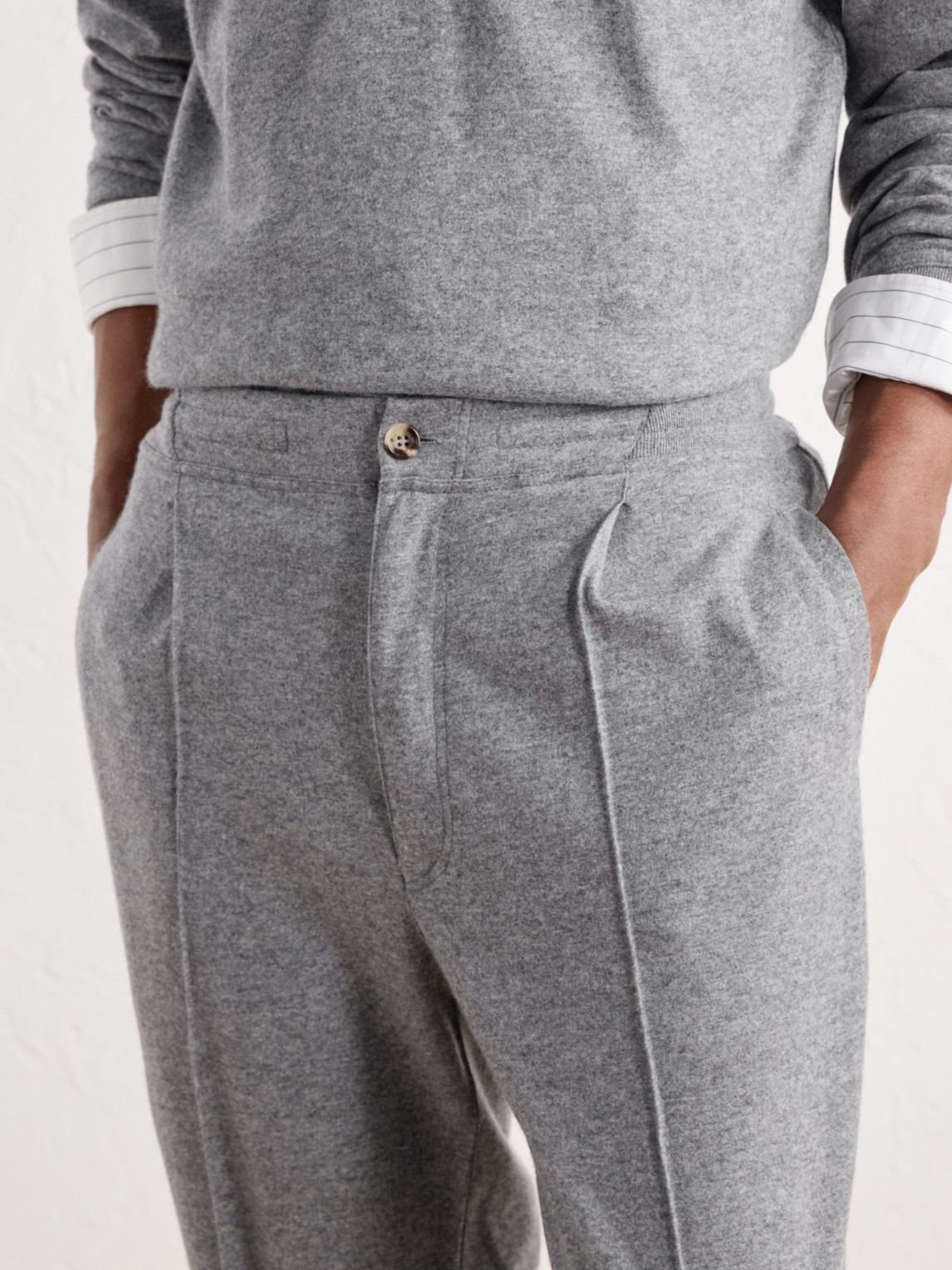 Tapered Pleated Cashmere Sweatpants