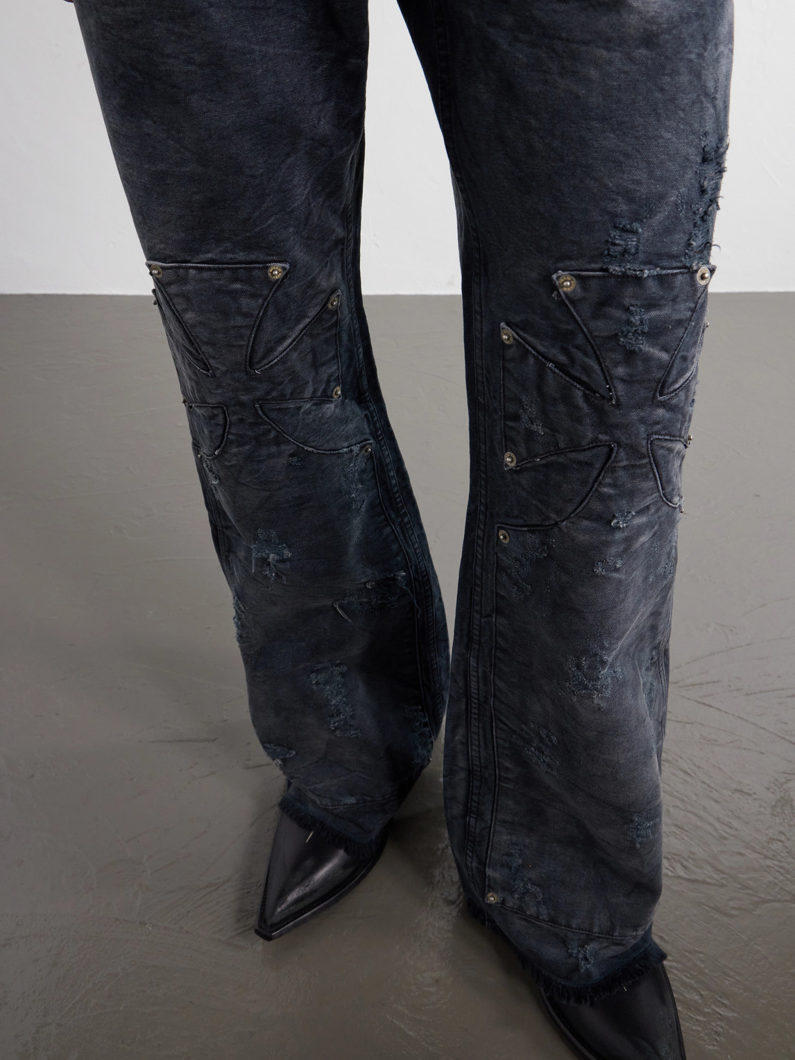 Chopper Carpenter Distressed Washed Mid-Rise Flared Jeans