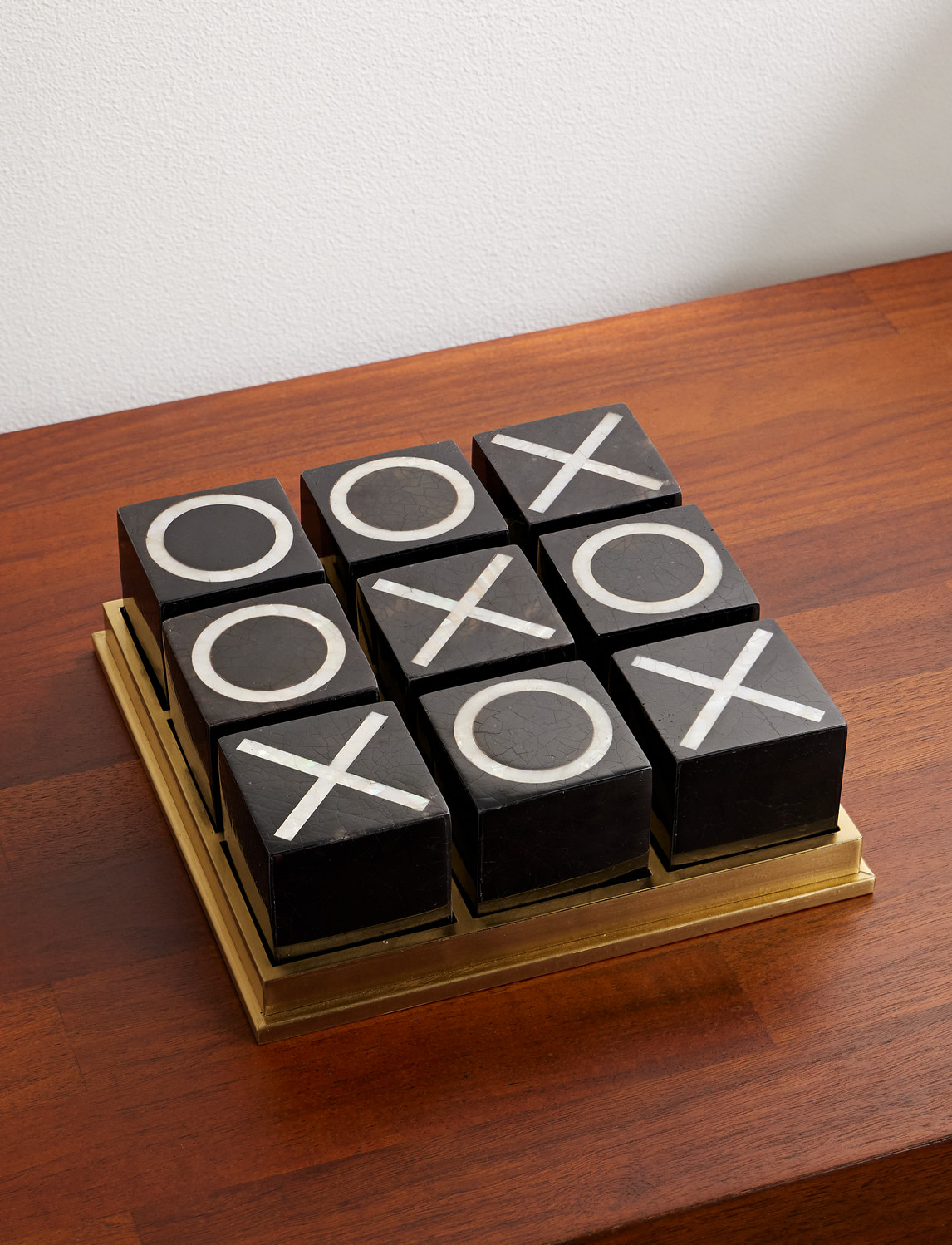L'Objet Deco Shell and Brass Tic-Tac-Toe Set - Men