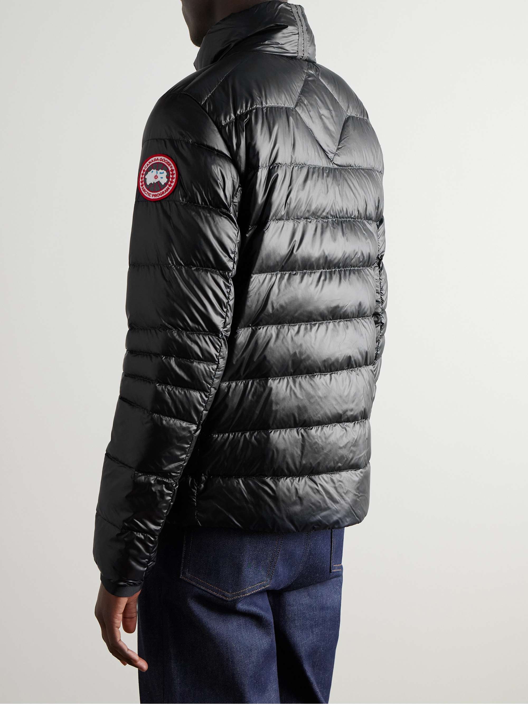 CANADA GOOSE جاكيت Crofton من نايلون ريبستوب المُعاد تدويره بقصّة ضيقة محشو بالزغب ومبطن