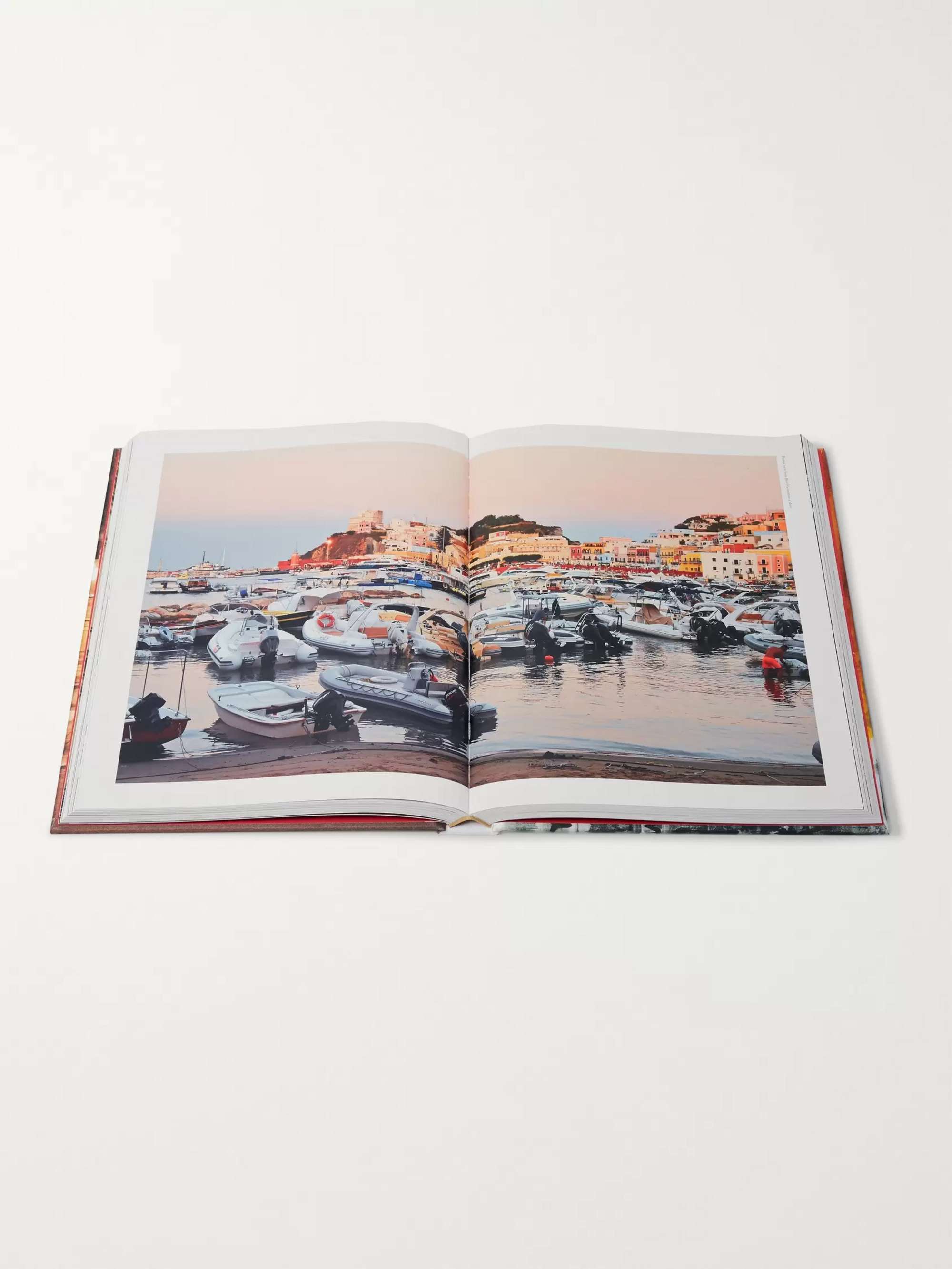 ASSOULINE Italian Chic Hardcover Book